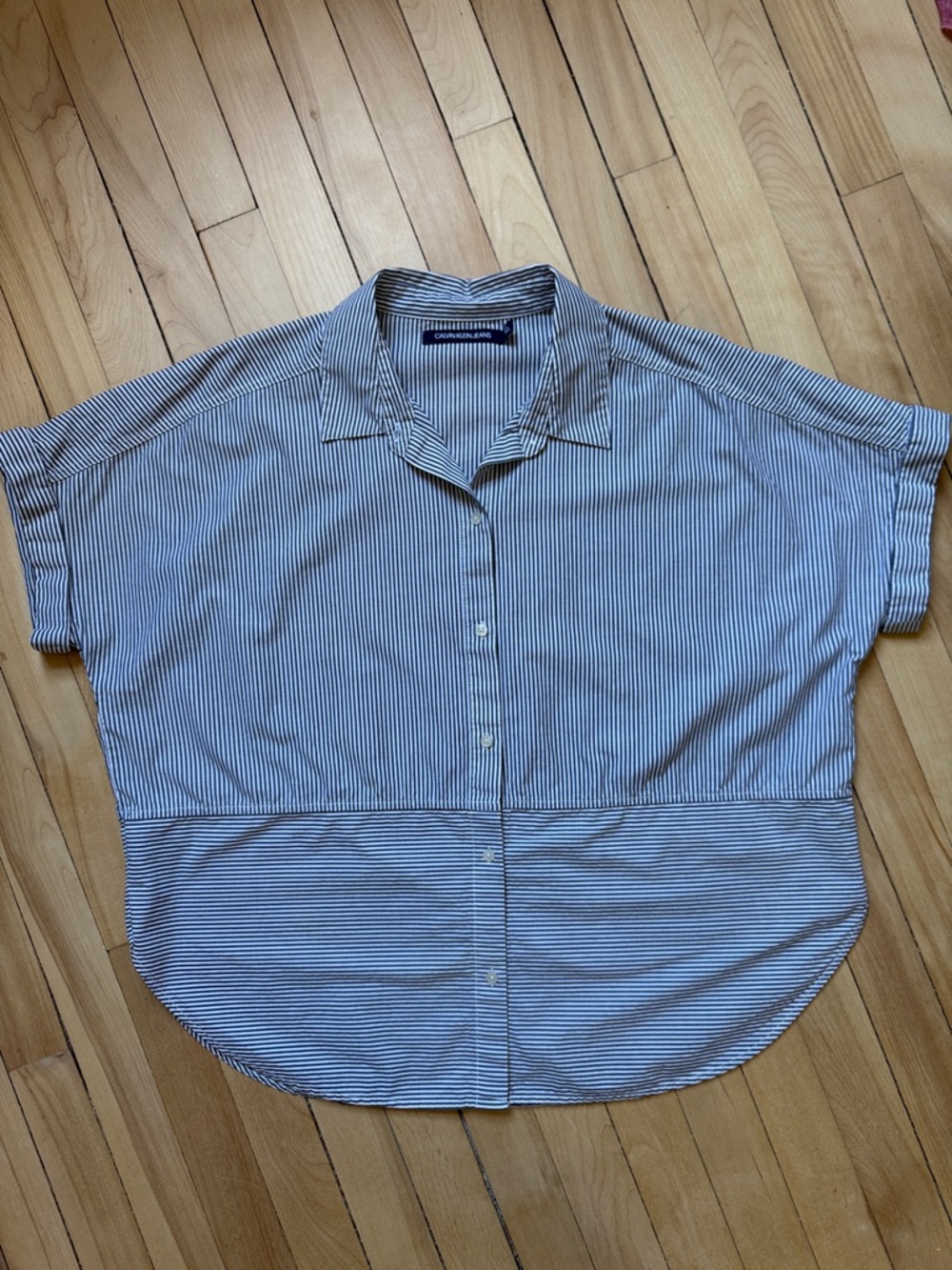 Calvin Klein women’s Striped Short Sleeve Button Shirt - Picture 6 of 7